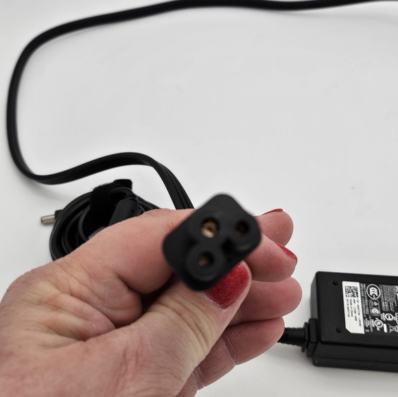 Dell 45W AC/DC 19.5v Adapter DP/N 0KXTTW - UNTESTED READ - Picture 6 of 6